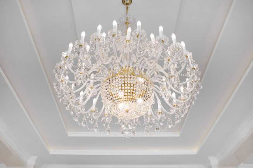 Chandeliers vs. Pendant Lights: What’s the Difference?